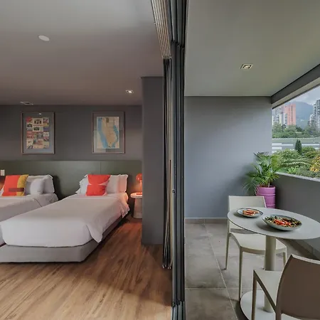 Versus Hotel Medellin Exterior photo