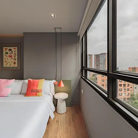 Versus Hotel Medellin Exterior photo