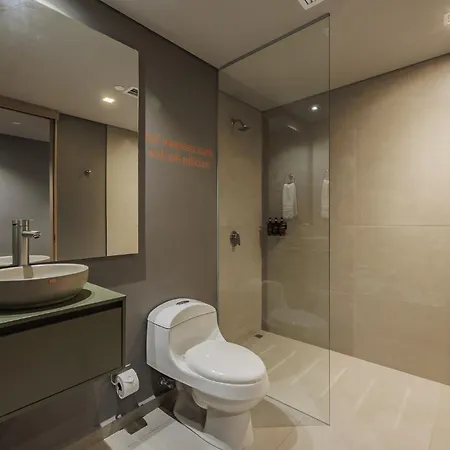 Versus Hotel Medellin Exterior photo